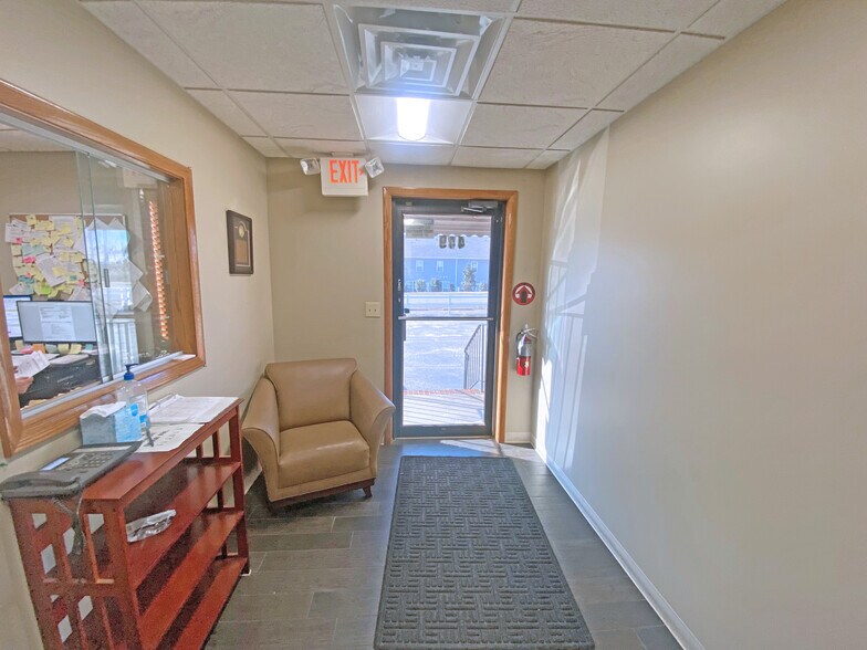 449 E Suber Rd, Greer, SC à louer - Photo de l’immeuble – Image 3 sur 12