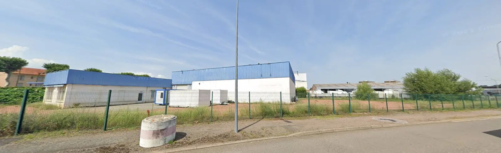 Local d’activités dans Le Coteau à louer Photo de l’immeuble– Image 1 sur 7