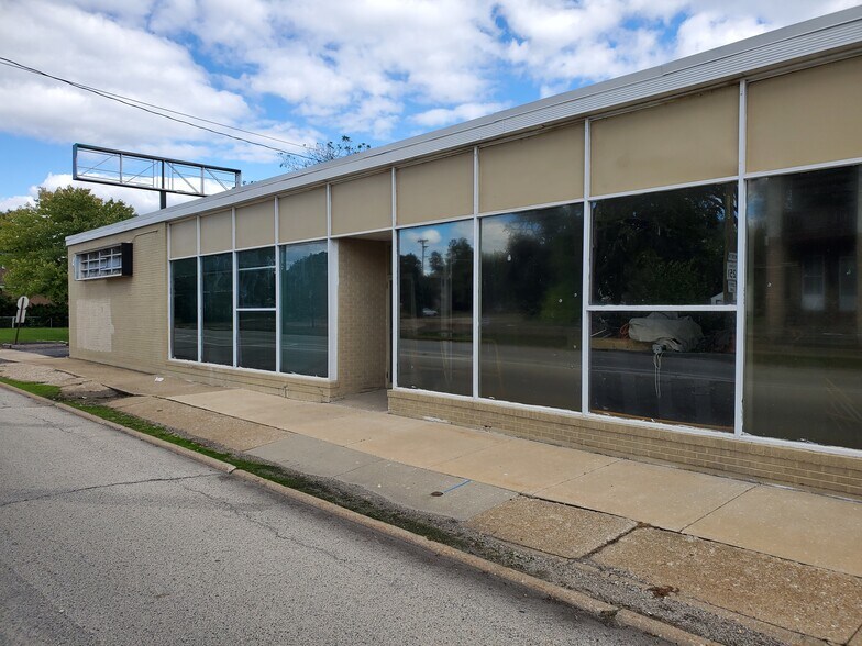 415 N 3rd St, Rockford, IL à louer - Photo de l’immeuble – Image 3 sur 65