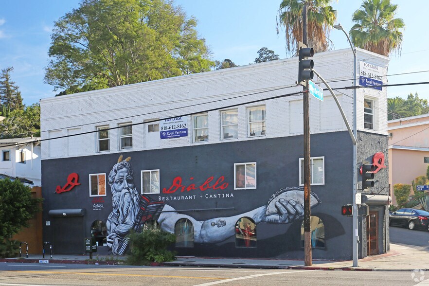 3129 W Sunset Blvd, Los Angeles, CA à louer - Photo de l’immeuble – Image 2 sur 34