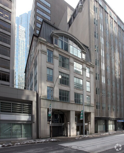 145 Adelaide St W, Toronto, ON à louer - Photo de l’immeuble – Image 2 sur 9