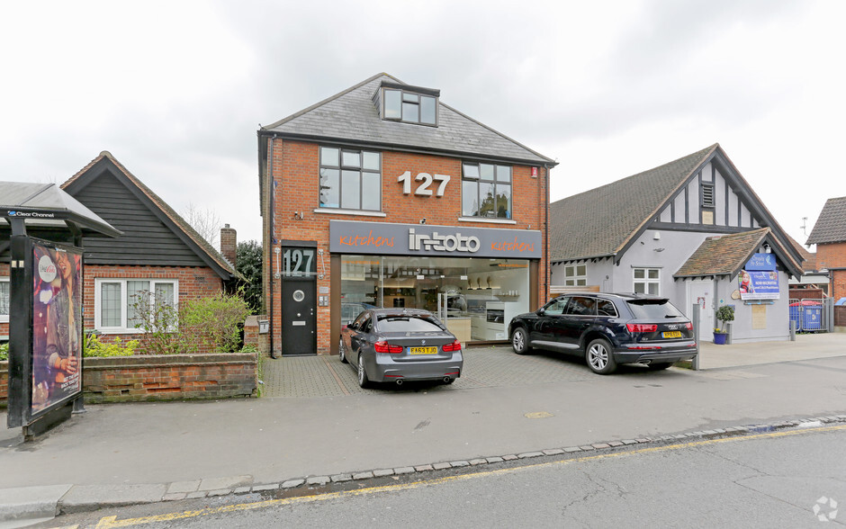 127 High Rd, Loughton à louer - Photo principale – Image 1 sur 2