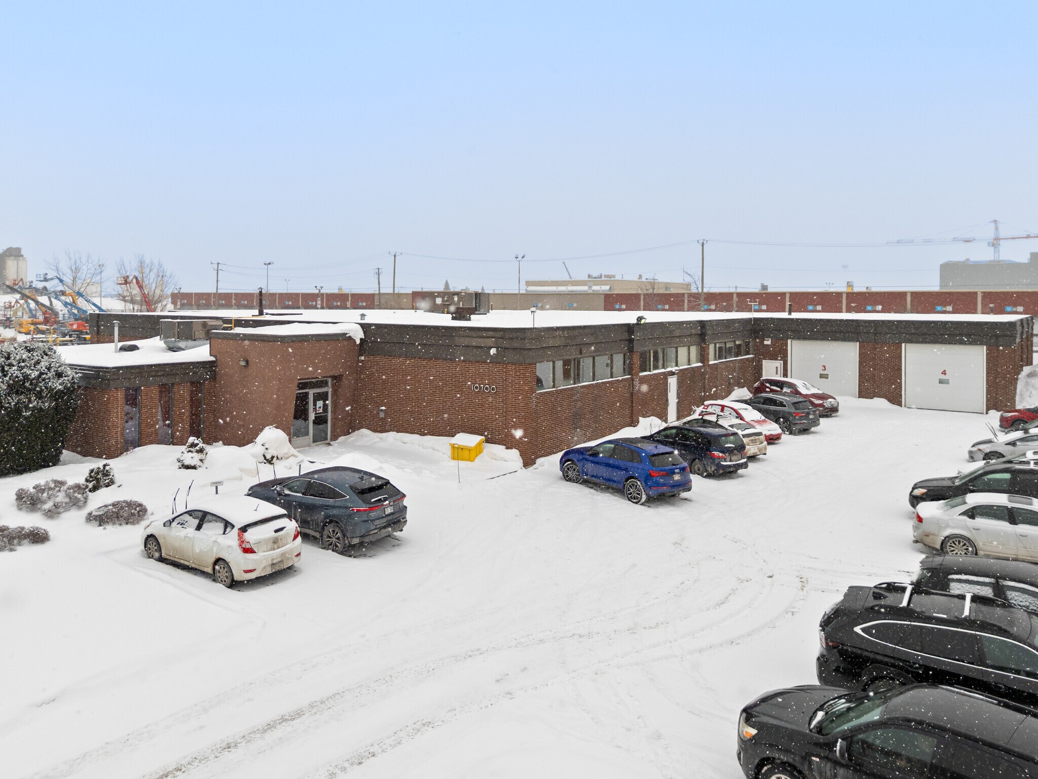 10700 Rue Secant, Montréal, QC à louer Photo principale– Image 1 sur 6