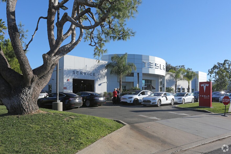 3020 Pullman St, Costa Mesa, CA à vendre - Photo de l’immeuble – Image 2 sur 3
