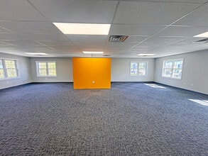 491 Amherst St, Nashua, NH à louer Photo intérieure– Image 1 sur 2
