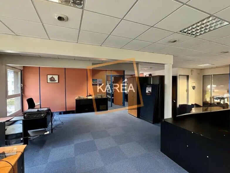 Bureau dans Magny-le-Hongre à vendre - Photo de l’immeuble – Image 3 sur 10