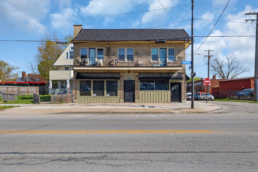 8702 Detroit Ave, Cleveland, OH à vendre - Photo de l’immeuble – Image 2 sur 24