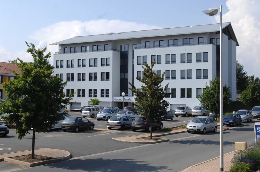 70 Rue Des Chantiers Du Beaujolais, Limas à vendre - Photo de l’immeuble – Image 1 sur 2