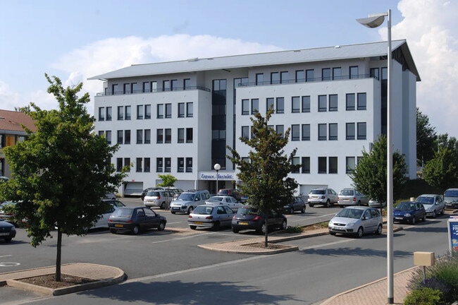 Plus de détails pour 70 Rue Des Chantiers Du Beaujolais, Limas - Bureau à vendre