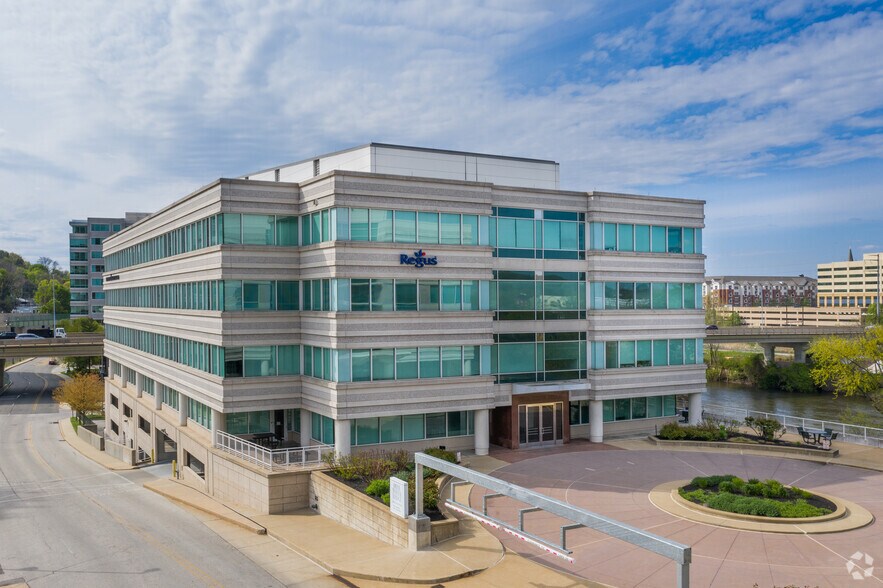 200 Barr Harbor Dr, Conshohocken, PA à louer - Photo de l’immeuble – Image 2 sur 15