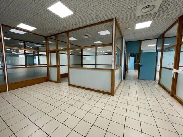 Bureau dans Chalon-sur-Saône à louer - Photo de l’immeuble – Image 2 sur 9