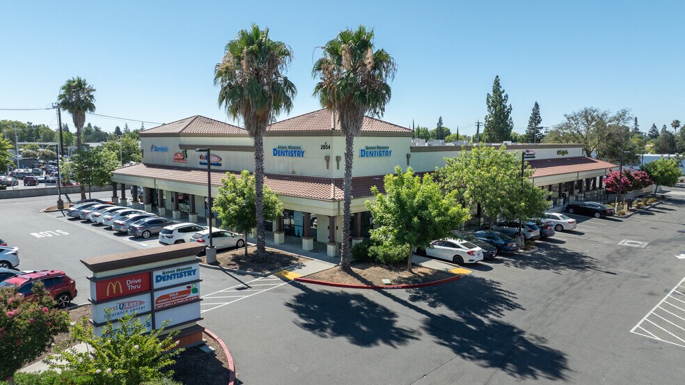 2654 Marconi Ave, Sacramento, CA à vendre - Photo de l’immeuble – Image 1 sur 12