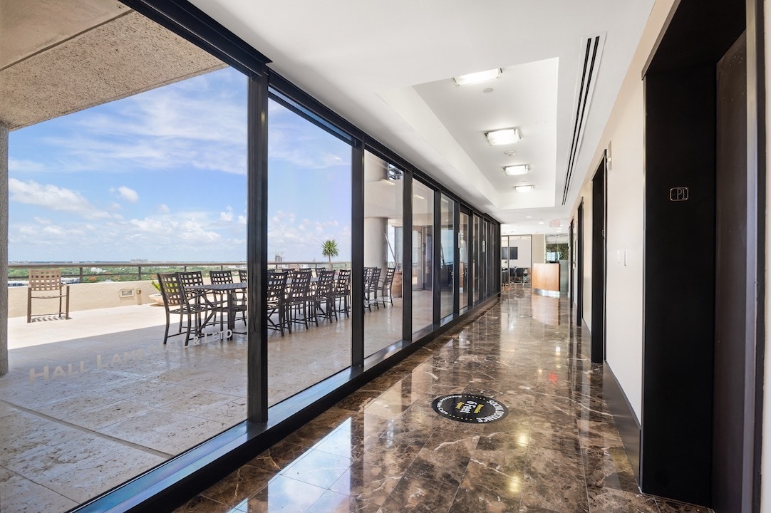 2665 S Bayshore Dr, Coconut Grove, FL 33133 - Lot PH-1 - - Photo intérieure - Image 2 of 9