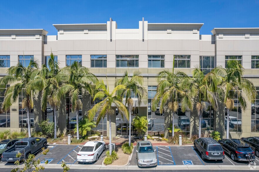 838 Nordahl Rd, San Marcos, CA à louer - Photo de l’immeuble – Image 2 sur 20