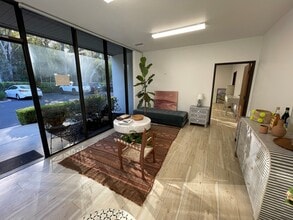 23122 Alcalde Dr, Laguna Hills, CA à louer Photo intérieure– Image 2 sur 4