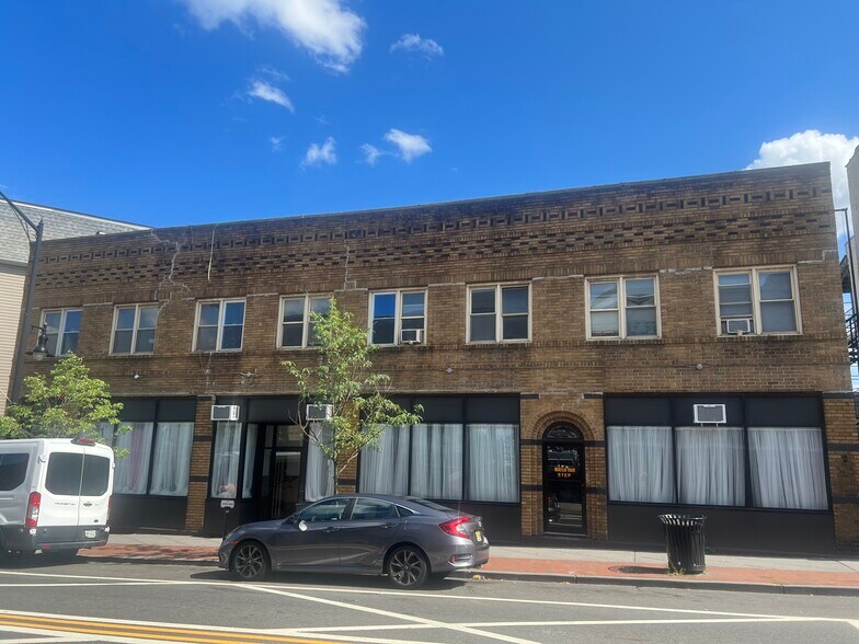 1160 E Grand St, Elizabeth, NJ à vendre - Photo de l’immeuble – Image 2 sur 5