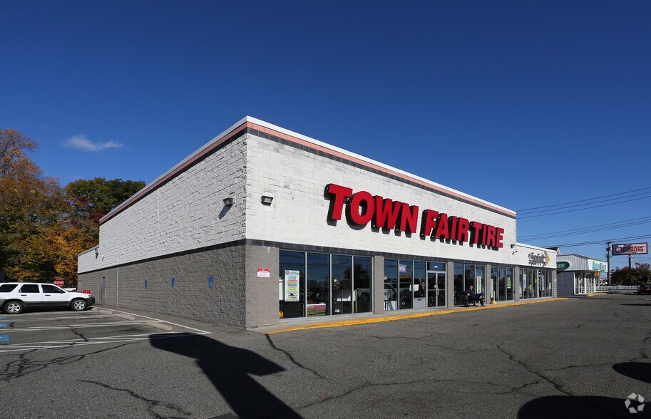 1326 Boston Post Rd, Milford, CT à louer - Photo principale – Image 1 sur 6
