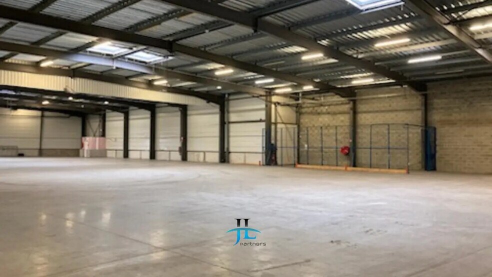 Industriel/Logistique dans Le Haillan à louer - Photo de l’immeuble – Image 3 sur 3