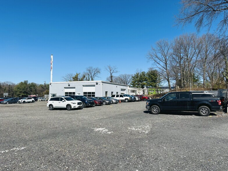 7056 Aviation Blvd, Glen Burnie, MD à louer - Photo de l’immeuble – Image 1 sur 5