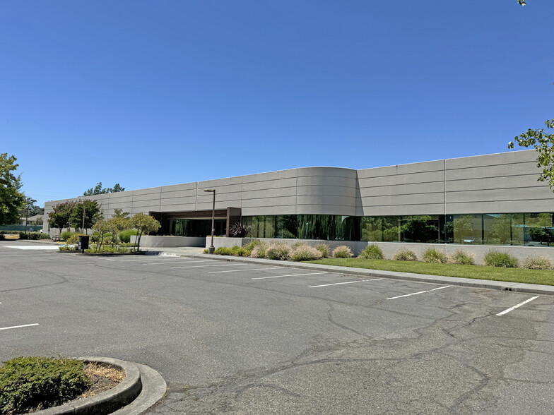 424 Aviation Blvd, Santa Rosa, CA à louer - Photo de l’immeuble – Image 2 sur 4