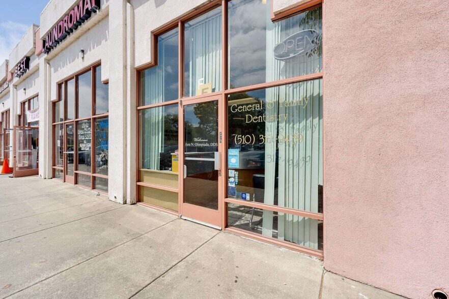 15401 Hesperian Blvd, San Leandro, CA à louer - Photo de l’immeuble – Image 2 sur 35