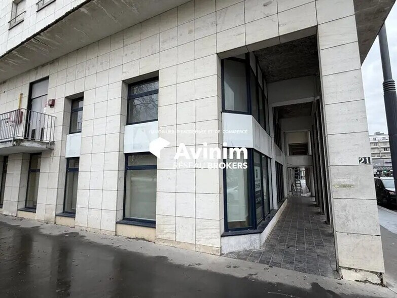 Local commercial dans Montigny-le-Bretonneux à louer - Photo de l’immeuble – Image 2 sur 13
