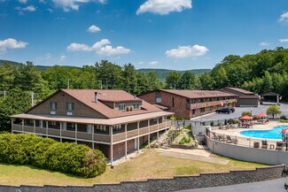 Plus de détails pour 2452 State Route 9N, Lake George, NY - Hôtellerie à vendre