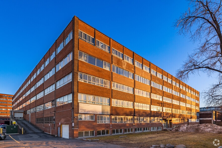 350 Rue De Louvain O, Montréal, QC à louer - Photo principale – Image 1 sur 5