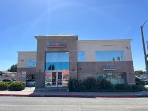 18340 Colima Rd, La Puente, CA à louer Photo de l’immeuble– Image 1 sur 10
