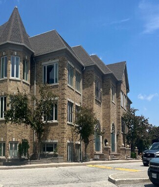 Plus de détails pour 406-410 N Service Rd E, Oakville, ON - Bureau à vendre
