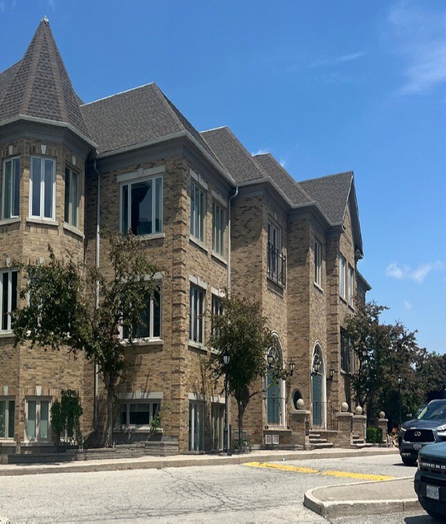 406-410 N Service Rd E, Oakville, ON à vendre Photo de l’immeuble– Image 1 sur 4