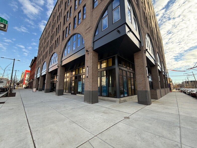619 N Broad St, Philadelphia, PA à louer - Photo de l’immeuble – Image 2 sur 8