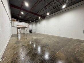 2421-2431 Canoe Ave, Coquitlam, BC à louer Photo intérieure– Image 2 sur 9