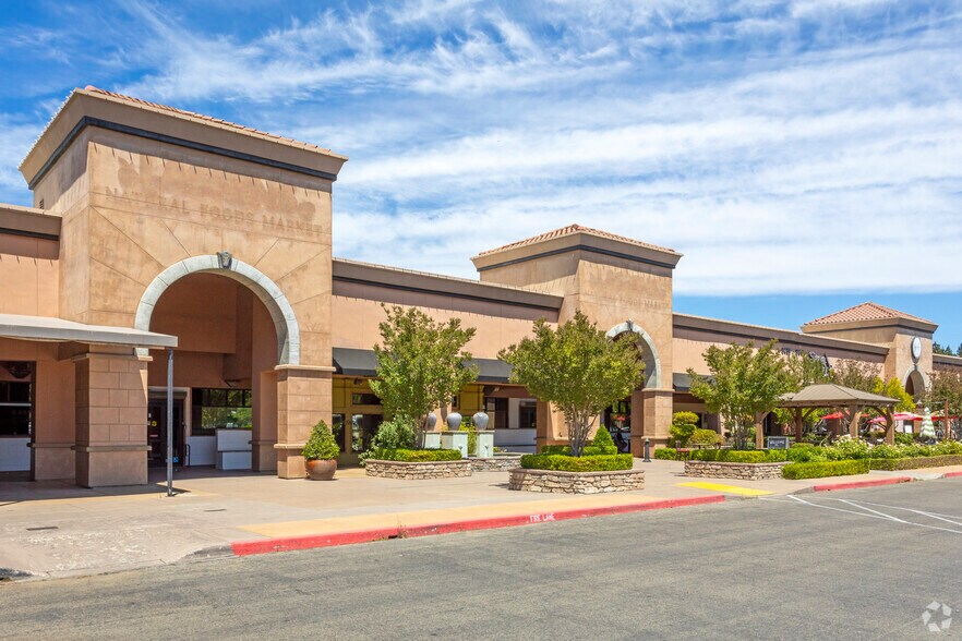 9433-9447 N Fort Washington Rd, Fresno, CA à vendre - Photo de l’immeuble – Image 2 sur 8