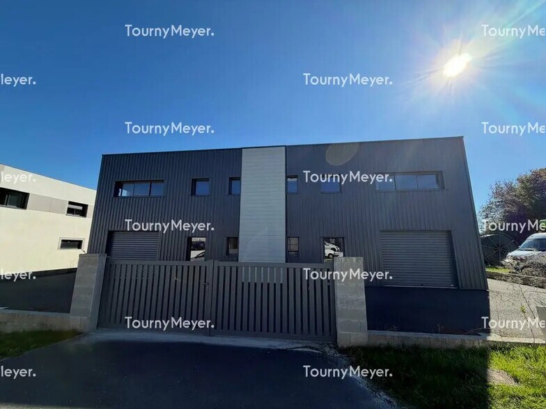 Local d'activités dans Pompignac à vendre - Photo de l’immeuble – Image 1 sur 5