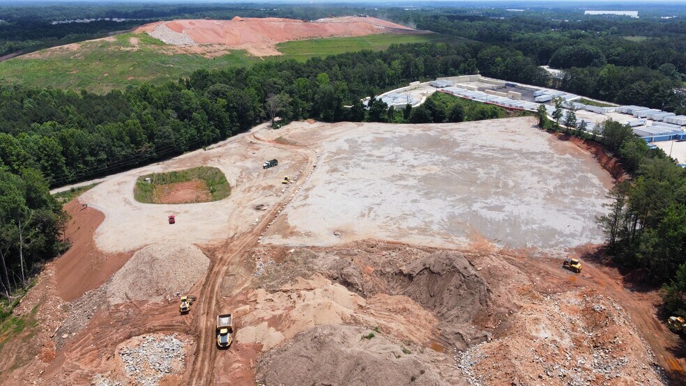 7635 Bishop Rd, Fairburn, GA à louer - Photo de l’immeuble – Image 2 sur 6