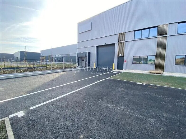 Industriel/Logistique dans Vaires-sur-Marne à louer - Photo de l’immeuble – Image 1 sur 12