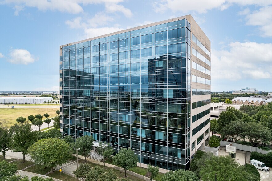 5700 Granite Pky, Plano, TX à louer - Photo de l’immeuble – Image 2 sur 18