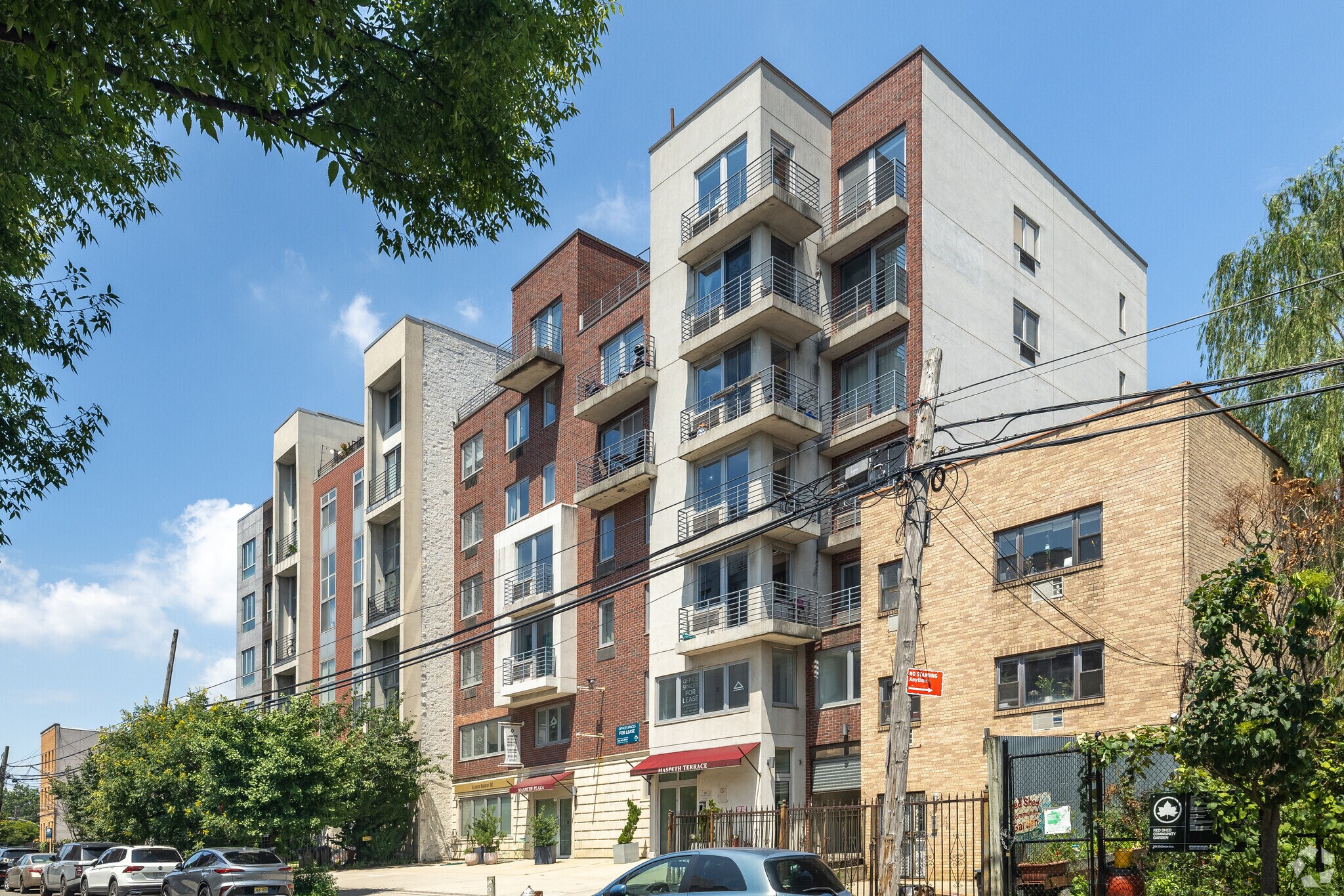 65 Maspeth Ave, Brooklyn, NY à louer Photo principale– Image 1 sur 5