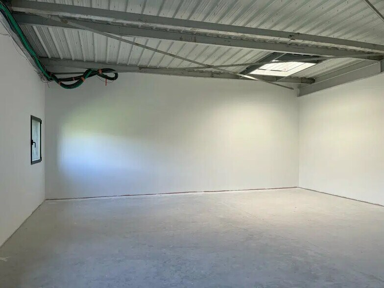 Bureau dans Préaux à louer - Photo intérieure – Image 3 sur 5