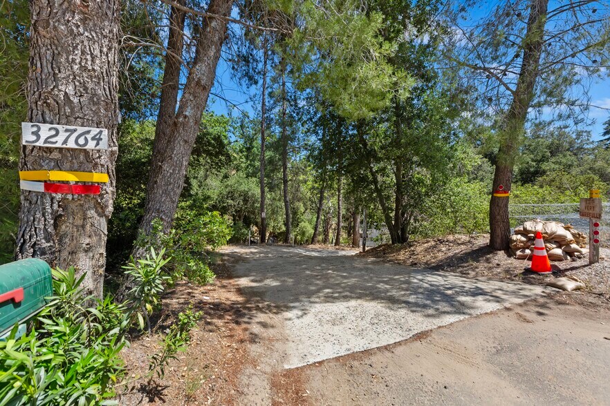 32764 Ortega Hwy, Lake Elsinore, CA à vendre - Photo de l’immeuble – Image 2 sur 5