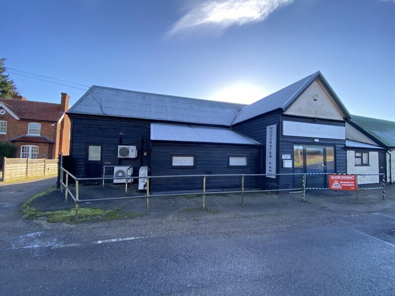 Unit 7 Woodgates Farm, Woodgates End, Broxted à louer - Photo de l’immeuble – Image 1 sur 1