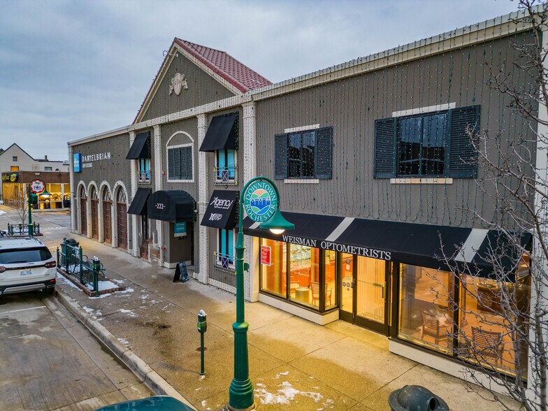 222 S Main St, Rochester, MI à louer - Photo de l’immeuble – Image 3 sur 6