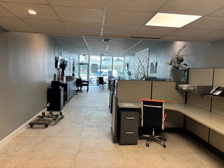 2661-2671 E Oakland Park Blvd, Fort Lauderdale, FL à louer - Photo de l’immeuble – Image 3 sur 7