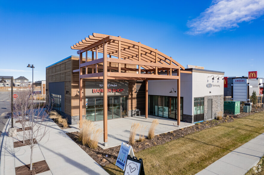 50 Fireside Gate, Cochrane, AB à vendre - Photo principale – Image 1 sur 11
