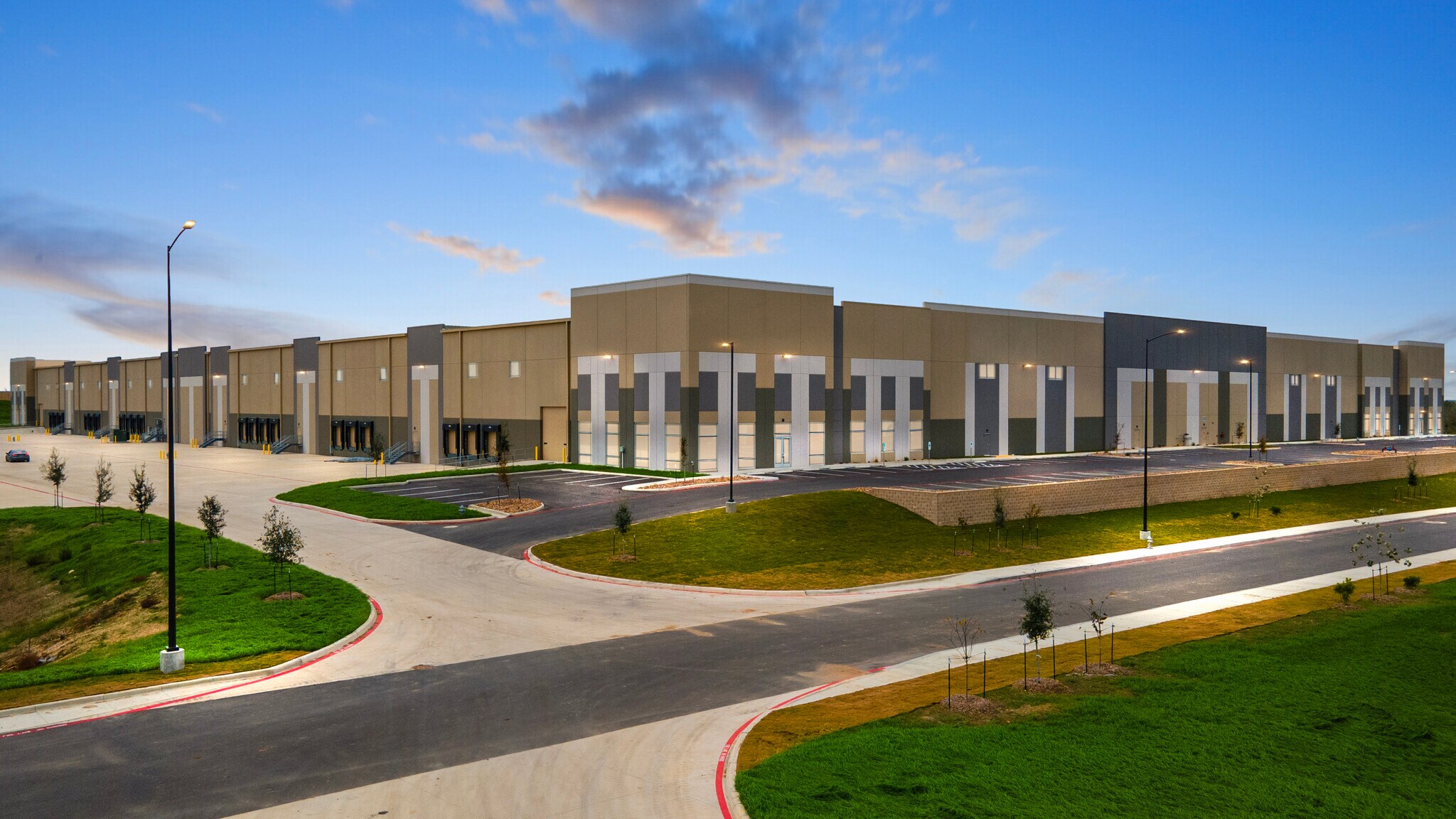 1122 S Foster Rd, San Antonio, TX à louer Photo principale– Image 1 sur 12