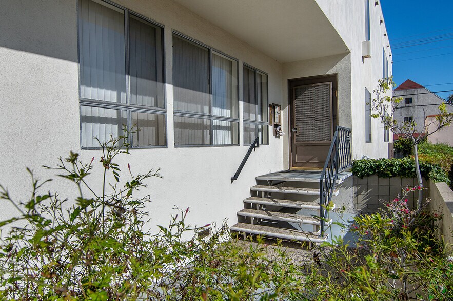 344 S Doheny Dr, Beverly Hills, CA à vendre - Photo de l’immeuble – Image 3 sur 10