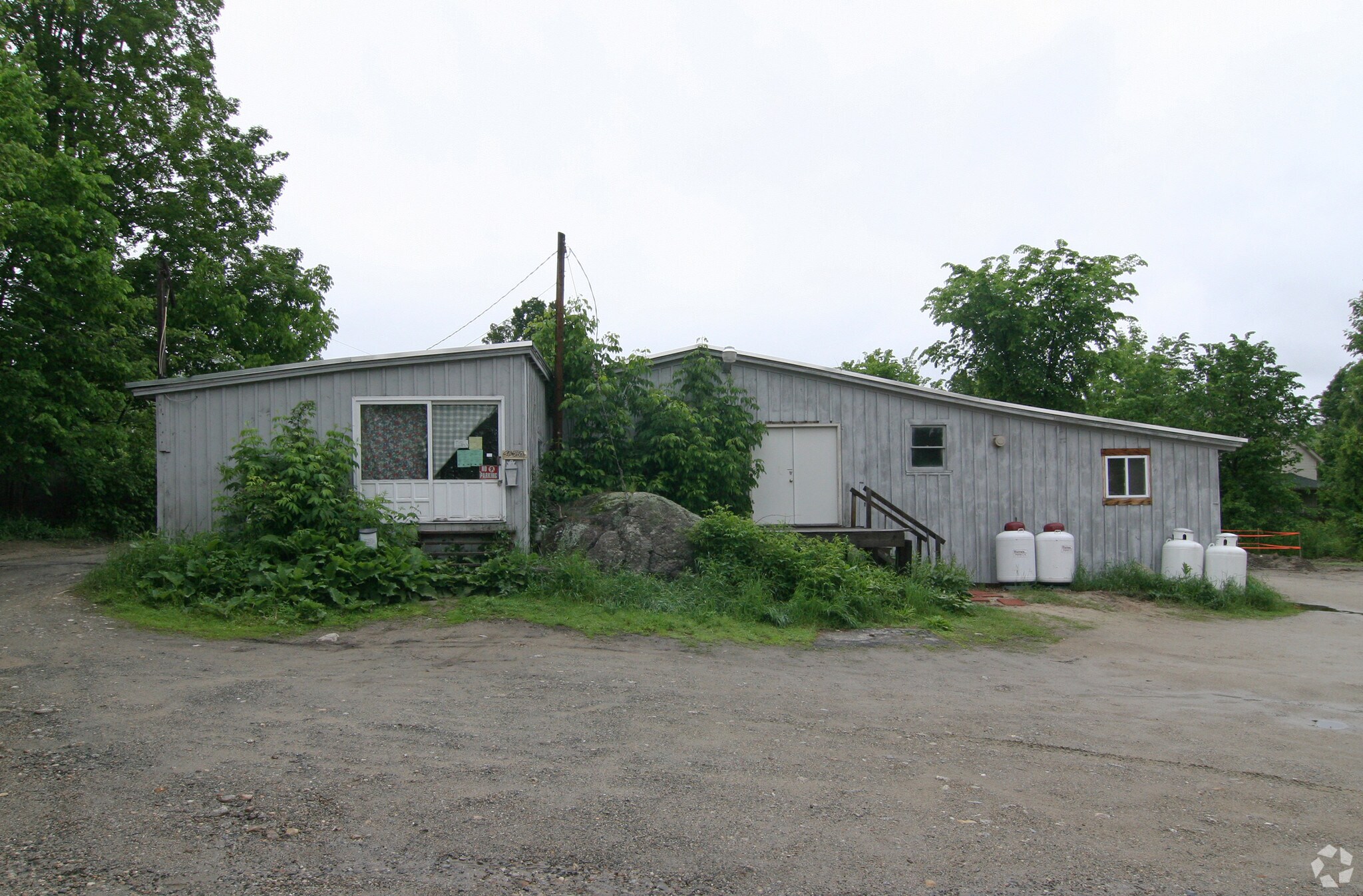 6 Wall St, Hillsborough, NH à louer Photo principale– Image 1 sur 2