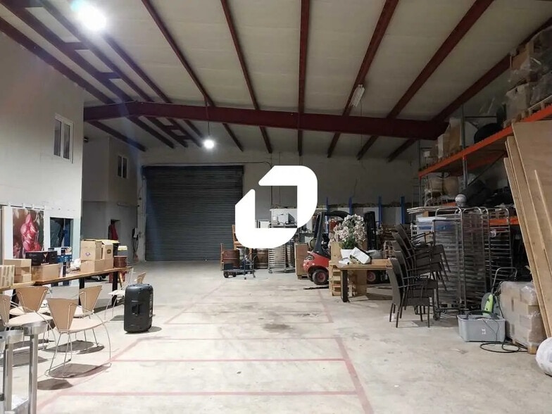 Bureau dans Les Essarts-le-Roi à louer - Photo de l’immeuble – Image 2 sur 7