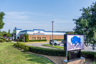 612 Grassfield Pky, Chesapeake, VA à louer Photo de l’immeuble– Image 2 sur 5